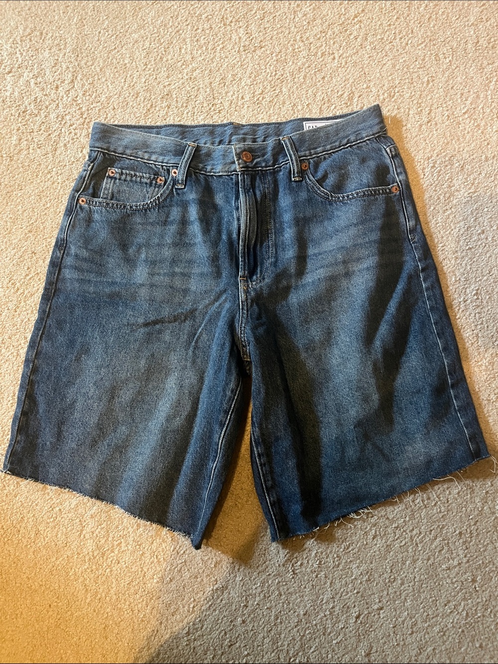 GAP 8” midrise 90s Loose Denim Bermuda Shorts medium indigo